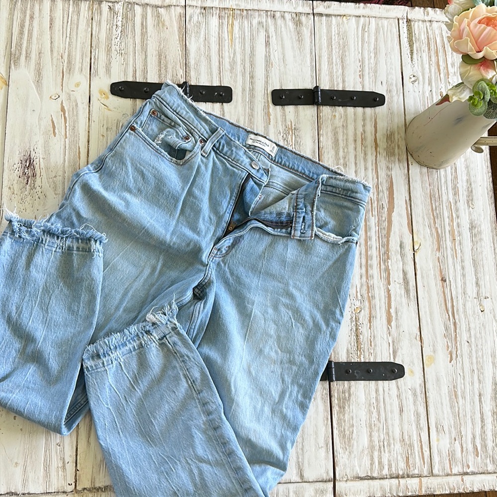 Abercrombie & fitch high rise mom jean